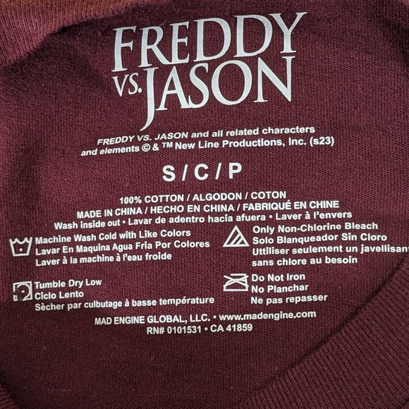 Freddy vs Jason Men's T-Shirt Short-Sleeve, Size Small Burgundy - Picture 5 of 5
